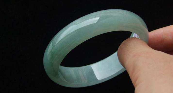 翡翠晴底是什么意思 翡翠的种和底有什么区别   第5张