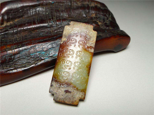 和田玉是不是越重越好？新手常犯和田玉认知误区盘点！   第3张