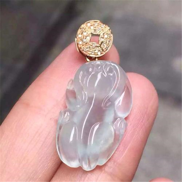 白冰种翡翠价格高吗?影响白冰种翡翠价格的两大要素! 第2张