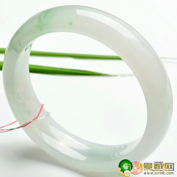 冰糯种翡翠使用价值会受哪些的危害？ 