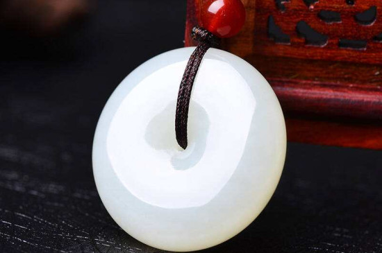 和田玉平安扣价格，不同材质和田玉平安扣价格   第2张