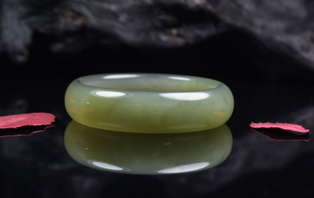 翡翠手镯圆条好还是正圈好?一起告别纠结时刻！   第3张