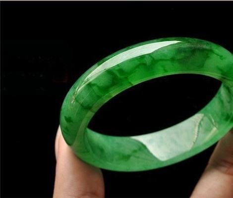 翡翠都是绿色的吗？其实它还有很多种颜色！   第3张