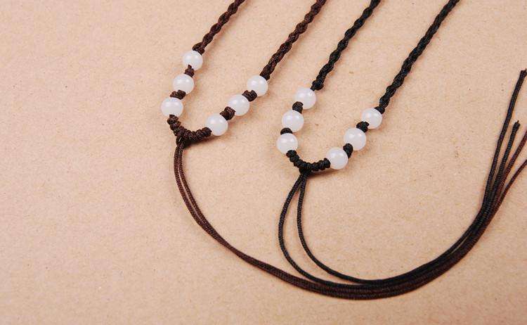 为什么翡翠要用黑色的挂绳，遇到白绳就绕道？这里面有什么讲究呢？   第1张