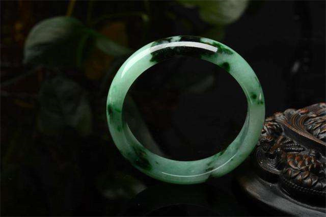 云南翡翠价格合理吗?我们要怎么判断真假? 第3张