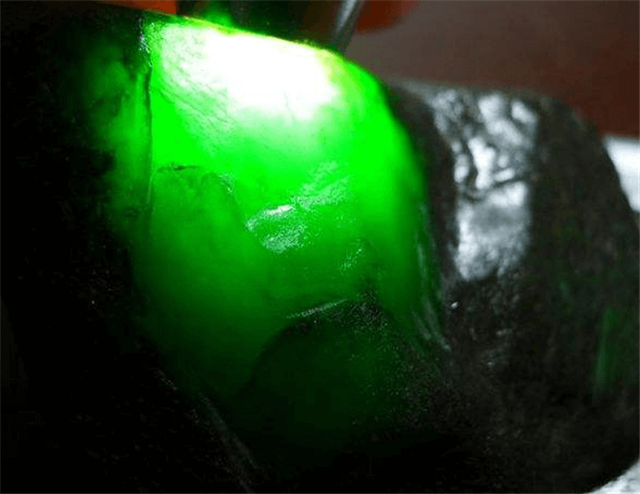 翡翠原石影响价格的因素是什么?不识场口,不玩赌石! 第3张