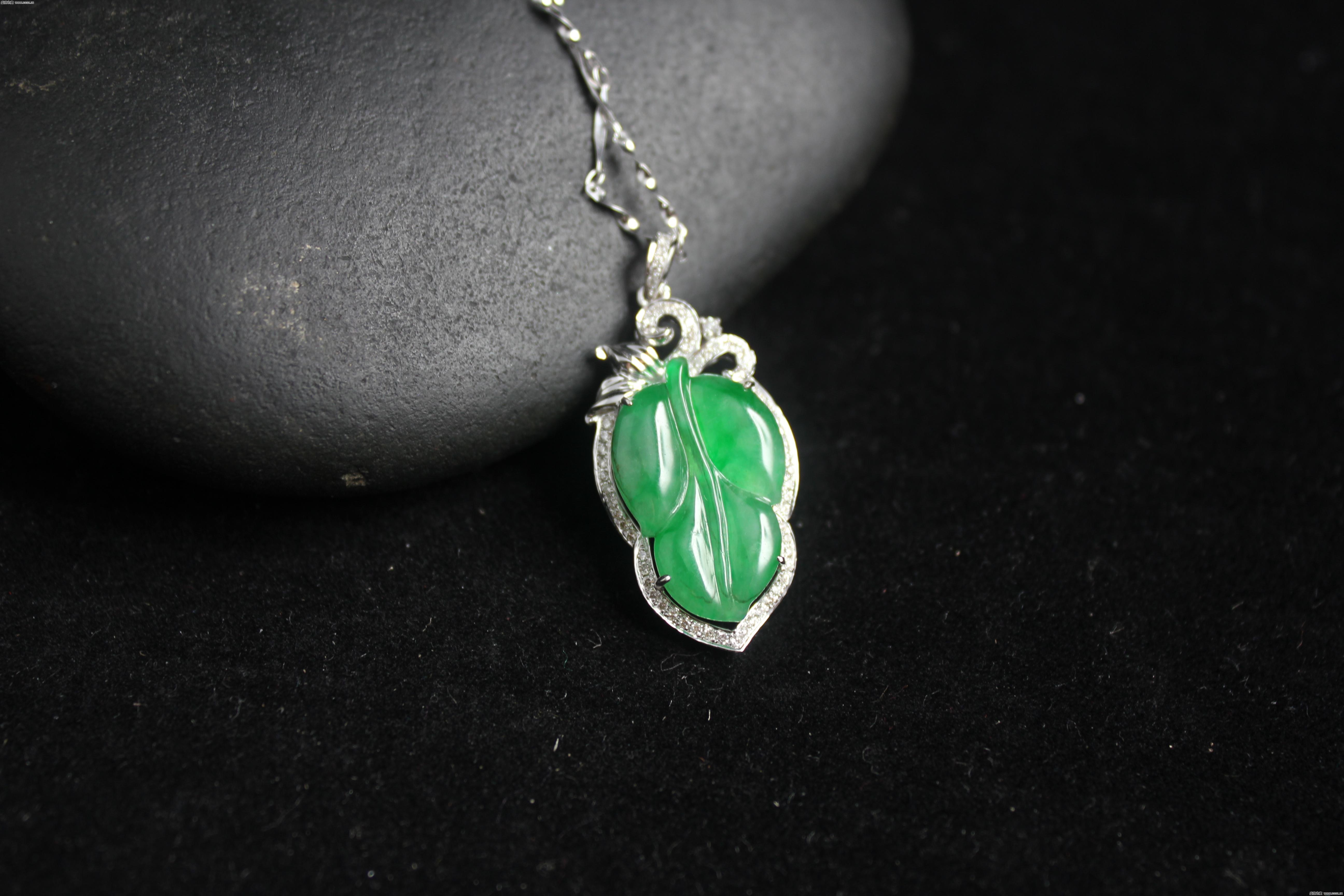 十二星座与翡翠也有不解之缘？不同星座的人适合佩戴哪种翡翠？   第3张