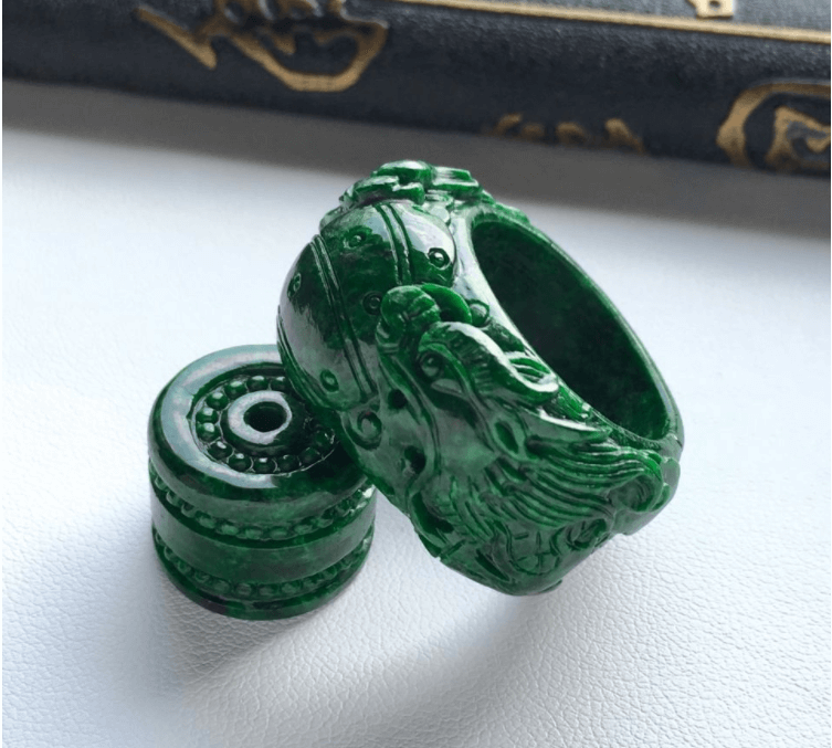 干白种翡翠手镯大概花多少钱不算买贵了？这里有答案！   第2张