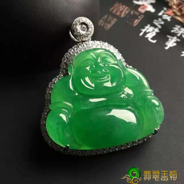 佩戴翡翠观音吊坠的寓意是什么?翠友快点击此文查看! 第1张