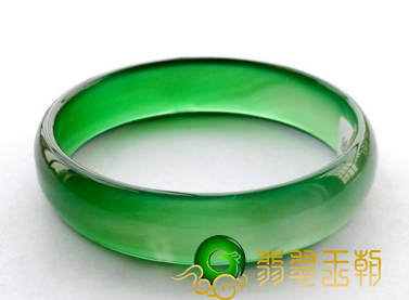 玻璃种帝王绿手镯的价格多少 价钱高不高 