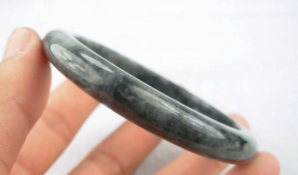 黑色翡翠值钱吗?看完你就有答案了! 第3张