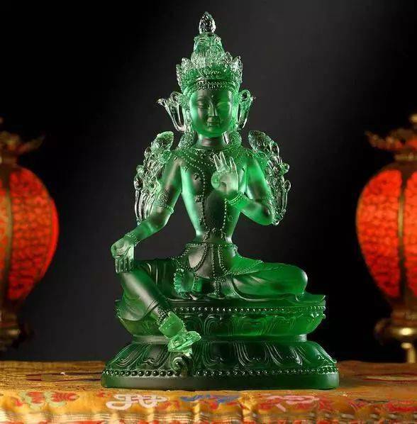 传说中的绝世极品!满绿玻璃种翡翠观音,价值20亿?
第1张