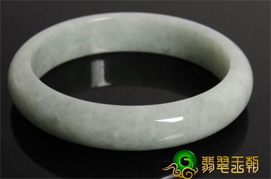 糯种手镯带十年效果 糯种翡翠手镯佩戴久了会不会变透明？   第2张