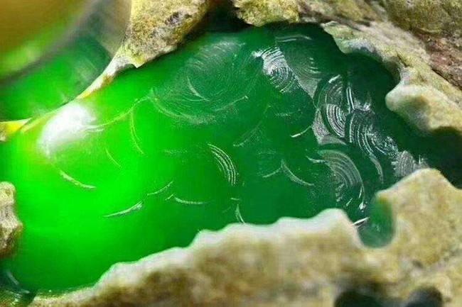 如何区分翡翠毛料的种类 什么是翡翠毛料 