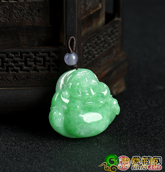 翡翠玉佛有哪些喻意 配戴玉佛一定要留意这种   第1张
