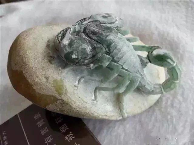 
                丝毫不起眼的小水石，大哥5000拿下，起货姑娘看了想拿刀
   第3张