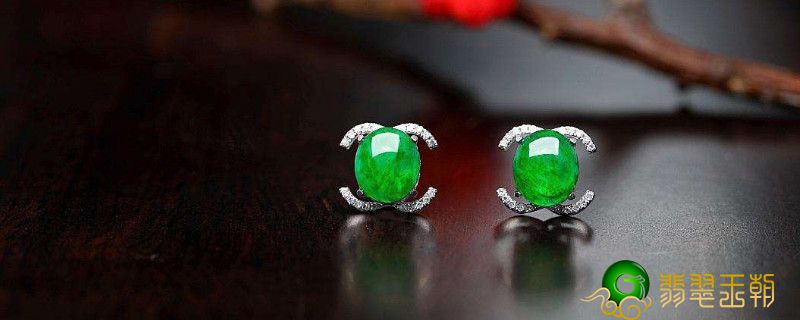 教您如何鉴定翡翠真假 如何分辨翡翠玉真假 第1张