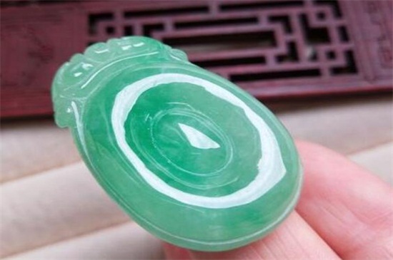 如意玉坠什么形状最好，如意玉坠福瓜形状为佳   第1张