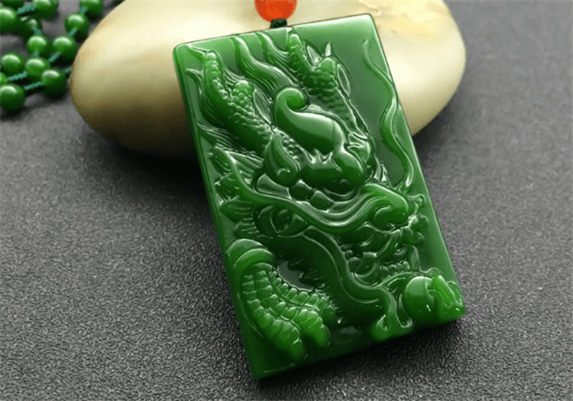 和田碧玉适合多大年龄佩戴?美玉值得每个人的钟爱! 第1张