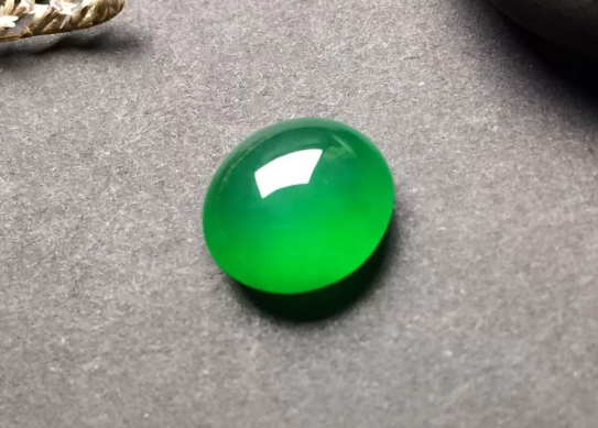 翡翠放冰箱冷藏能升值？这到底是不是谣言？真相都在这里了   第1张