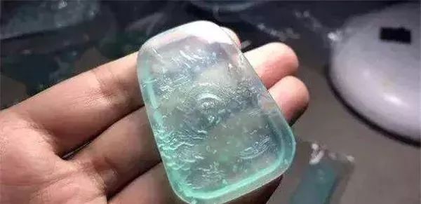 预警：市场惊现新品种“天青冻翡翠”，已有好多人上当！   第1张