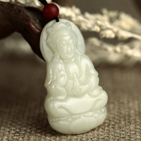 玉观音吊坠有哪些需要注意的佩戴禁忌呢   第1张