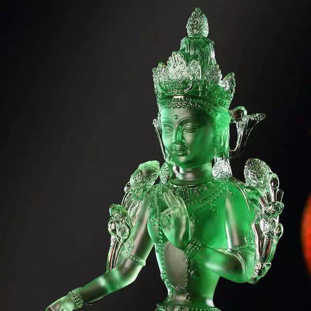 传说中的绝世极品!满绿玻璃种翡翠观音,价值20亿?
第2张