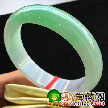 翡翠是啥？翡翠镯子有什么归类？   第2张