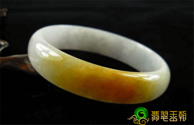 选购翡翠手镯之前，这些翡翠小知识先了解一下！   第1张