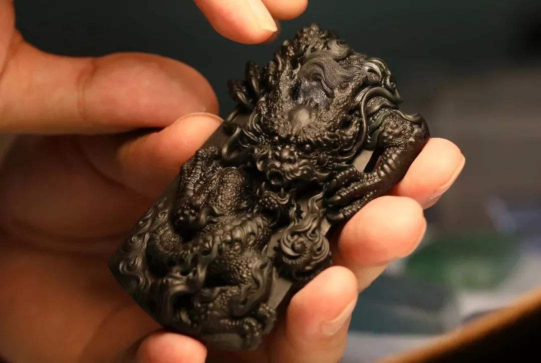 翡翠镯子加工工艺和原材料哪一个关键？怎样评定翡翠加工工艺？   第1张