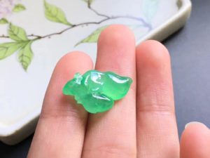 松鼠翡翠项链吊坠   第2张