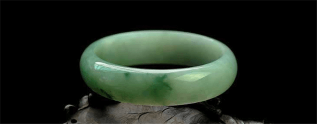 如何辨别飘花翡翠真假？看看它的特征就知道了！   第4张