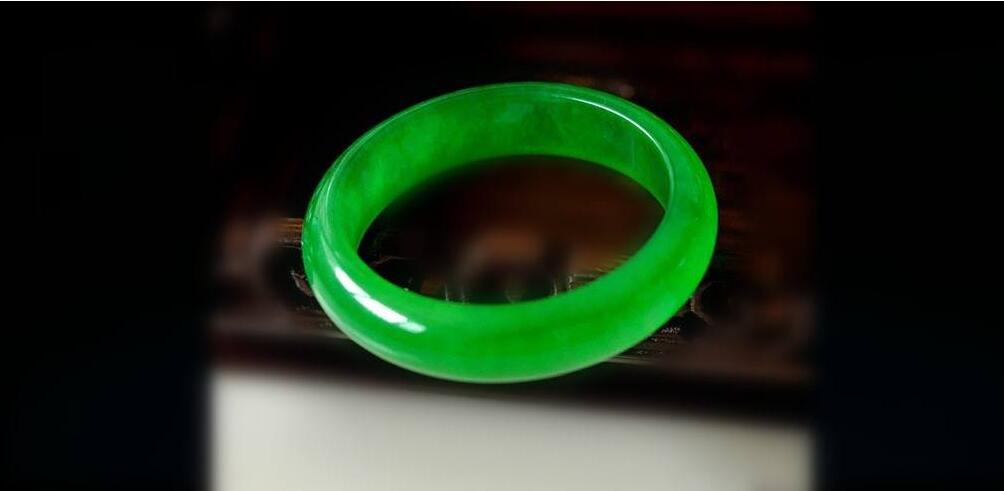 翡翠优劣如何辨别？ 