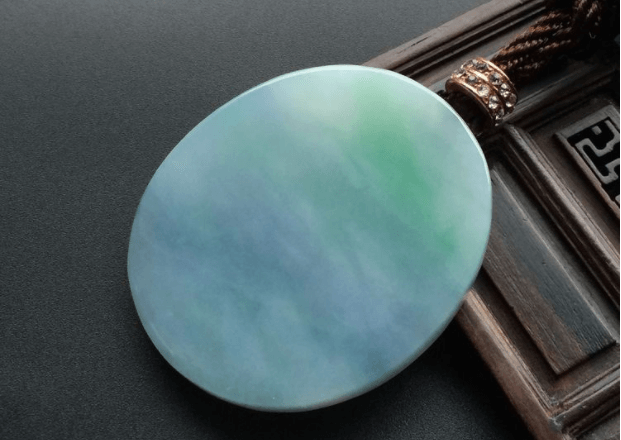 想买翡翠牌子的朋友千万别错过！冰种翡翠牌子的价格我来告诉你！   第2张