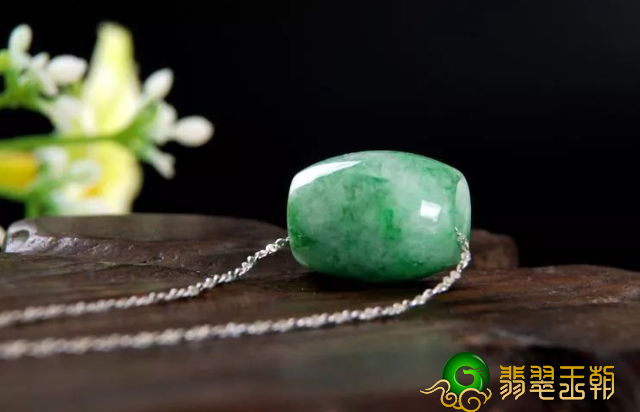 翡翠路路通喻意是啥？看了你也就明白了！ 