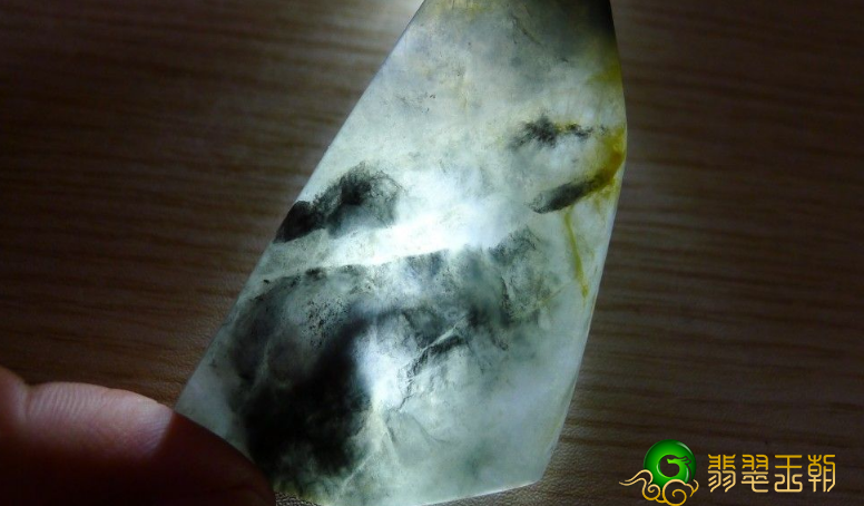 黑翡翠的风采，它与类似灰黑色玉石的差别   第1张