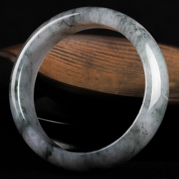 翡翠有“四黑”，第一种遭嫌弃，第四种最受追捧！   第2张