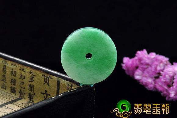 芙蓉种翡翠如何？它的价格说明了一切   第1张