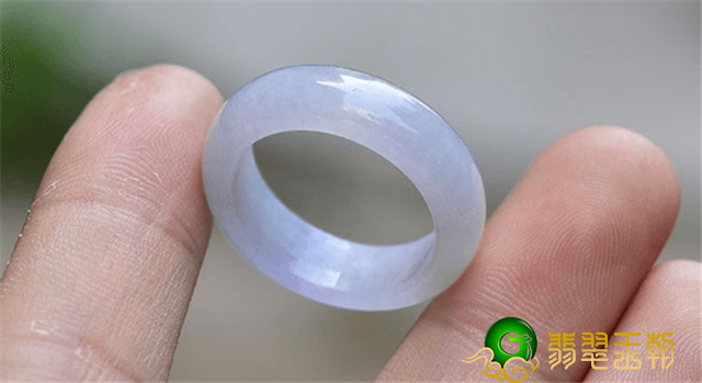 翡翠戒指能够随意戴吗？有关它的含意你需要掌握！   第2张