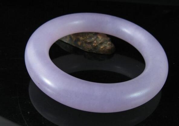 你觉得春带彩翡翠手镯怎么样啊 价格还能不能接受   第1张