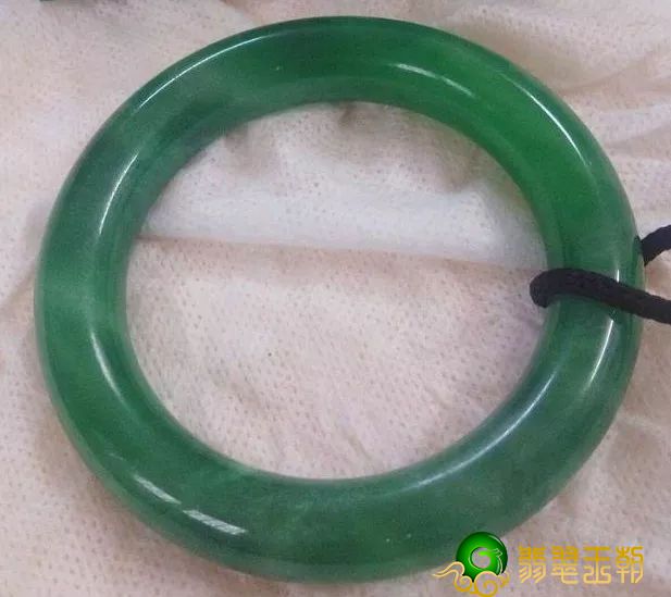 关于翡翠和翠玉 不想被骗就必须要知道的事情！   第2张