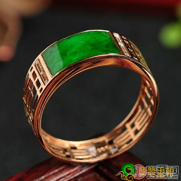 铁龙生翡翠价钱的变化缘故 