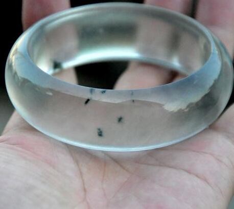 假玉镯有什么明显特点 这些特点要知晓 