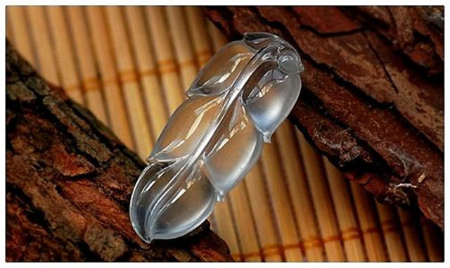 玻璃种翡翠价格多少？要了解物稀为贵！   第3张