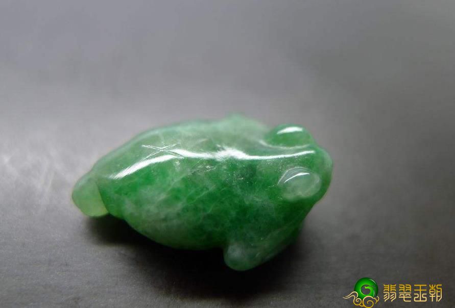 翡翠手镯的颜色有哪些？它们各自有何寓意？   第3张