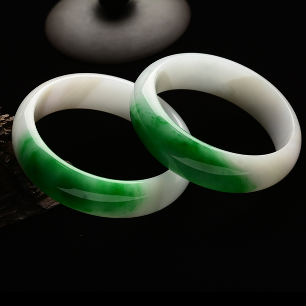 价值300万的四色翡翠刷爆朋友圈？关于翡翠的真假，真相是……   第2张