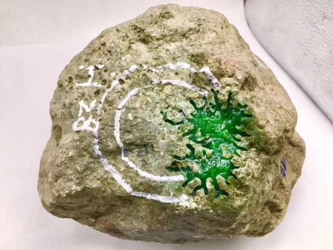 选购翡翠毛料的技巧有哪些 挑选翡翠毛料的基本原则 