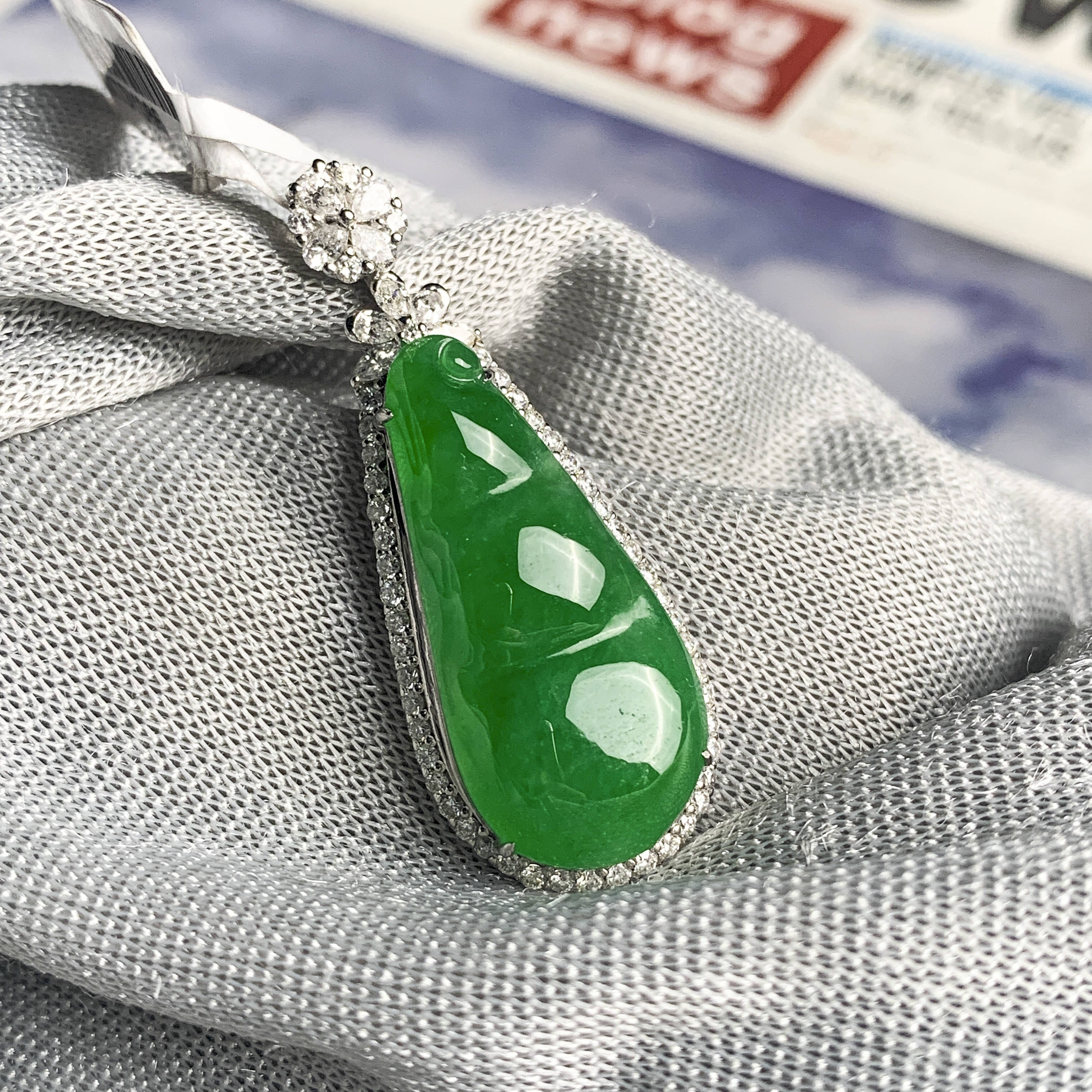 
翡翠色调“跑了”？来掌握翡翠“跑色”代表什么意思吧
   第2张