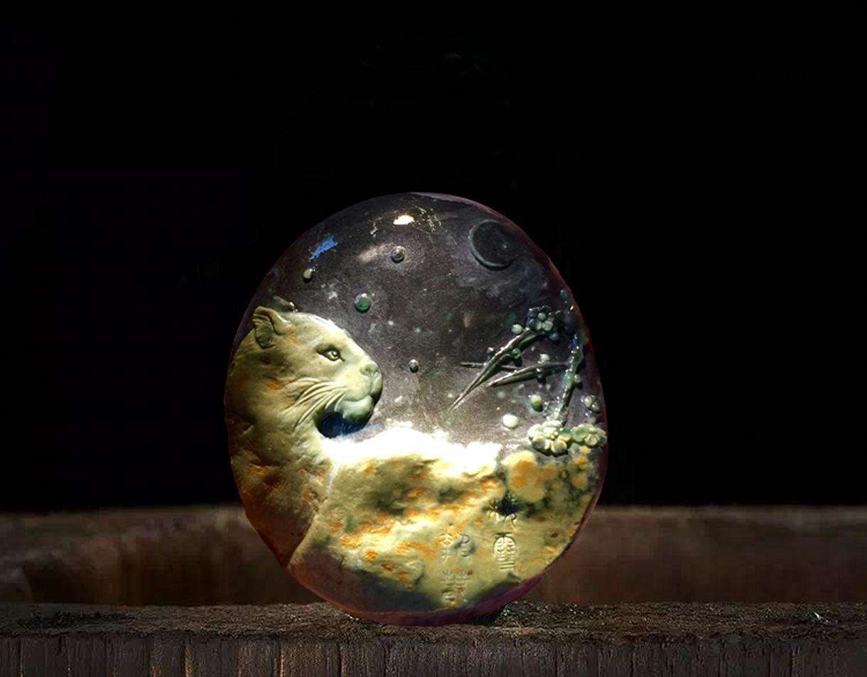 翡翠的手工雕刻加工工艺全是哪些的？手雕和机雕哪一个更强？   第1张