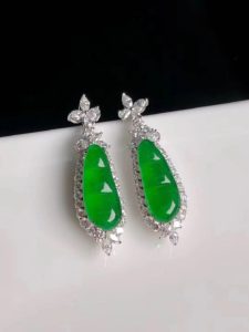 玻璃种阳绿福豆耳饰   第1张